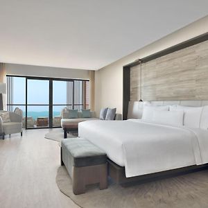 Deluxe King Room Balcony Skyline View